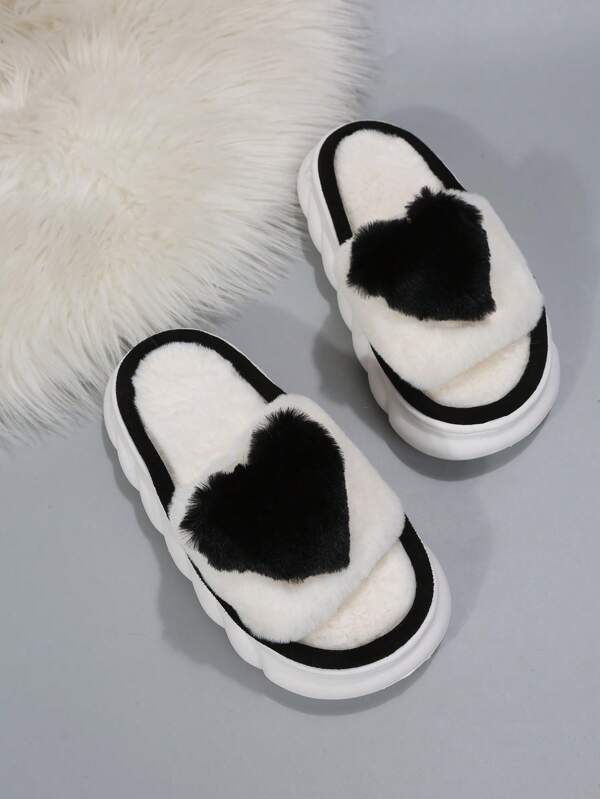 Pantufa Feminina De Pelúcia Estampa Coração Sola Grossa Antiderrapante