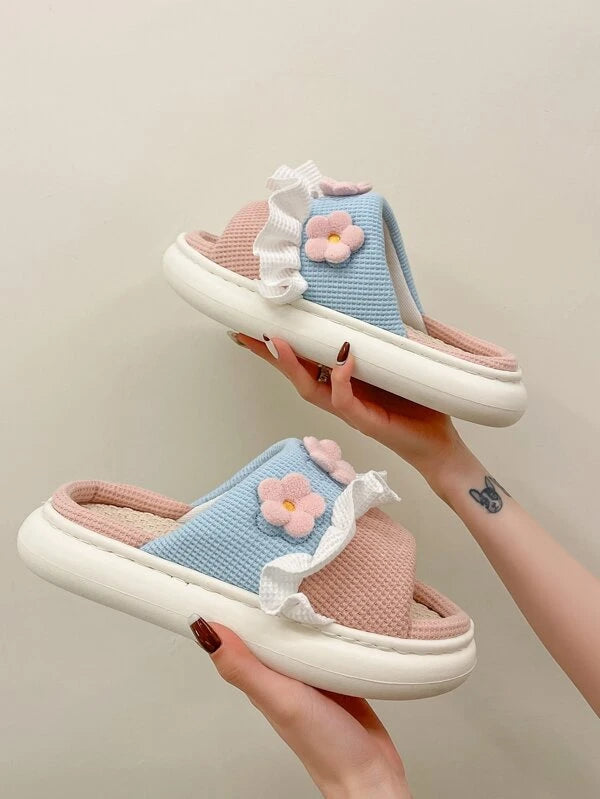 Pantufa Feminina Com Flores E Babados Chinelo De Sola Grossa Antiderrapante