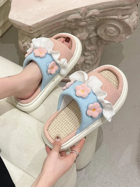 Pantufa Feminina Com Flores E Babados Chinelo De Sola Grossa Antiderrapante