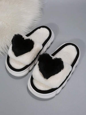 Pantufa Feminina De Pelúcia Estampa Coração Sola Grossa Antiderrapante